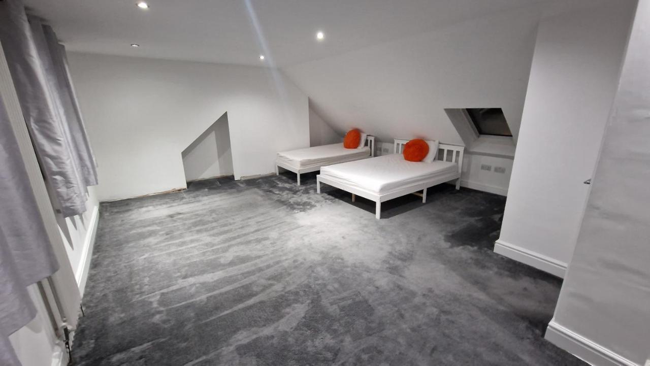Comfort Sleep - Rooms With Shared Facilities 윈저 외부 사진